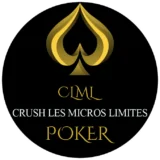 Logo CLML Poker avec pique doré sur fond noir et texte Crush Les Micros Limites Poker.